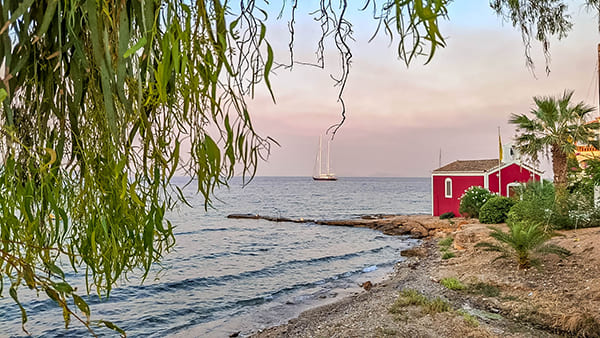 Spetses Eglise bord de mer